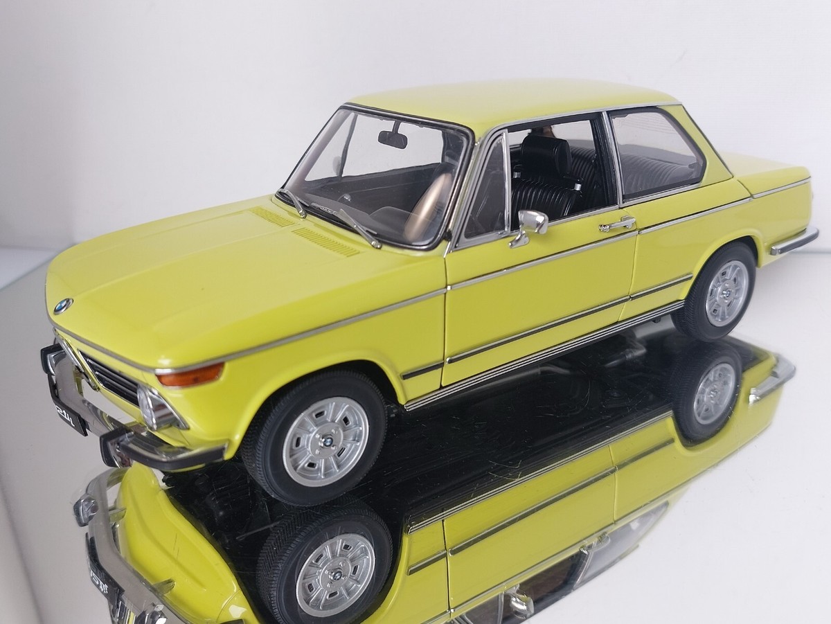 AUTOart BMW 2002 tii 1:18 Rare colour | eBay