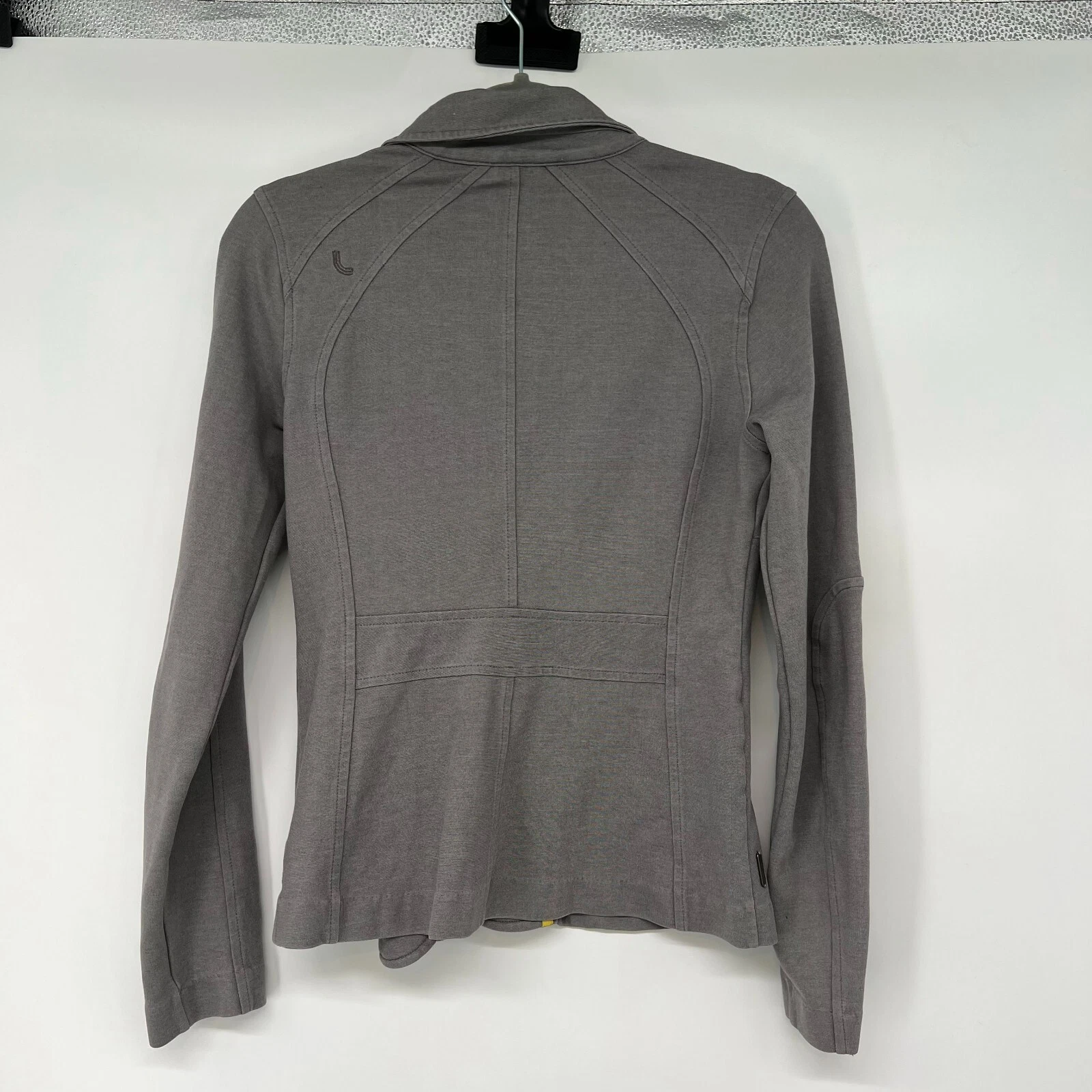 lole activewear eco friendly zipper pockets jacket