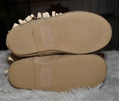 DISNEY POCAHONTAS COSTUME BOOTS ( SZ: 7/8) - Picture 8 of 9