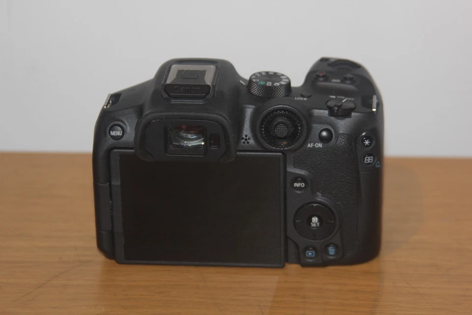 Canon EOS R7 Mirrorless Digital Camera Body - Water Damaged - No reserve !! - Image 4 of 4