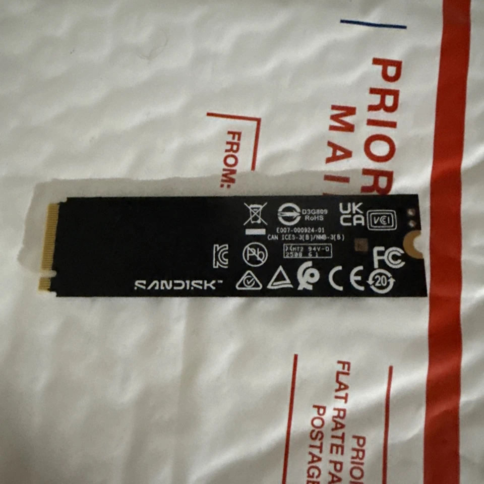 WD_BLACK 1TB SN8100 SSD WDS100T1X0M-00CMT0 Gen 5 WD black New/Opened box - Image 2 of 3