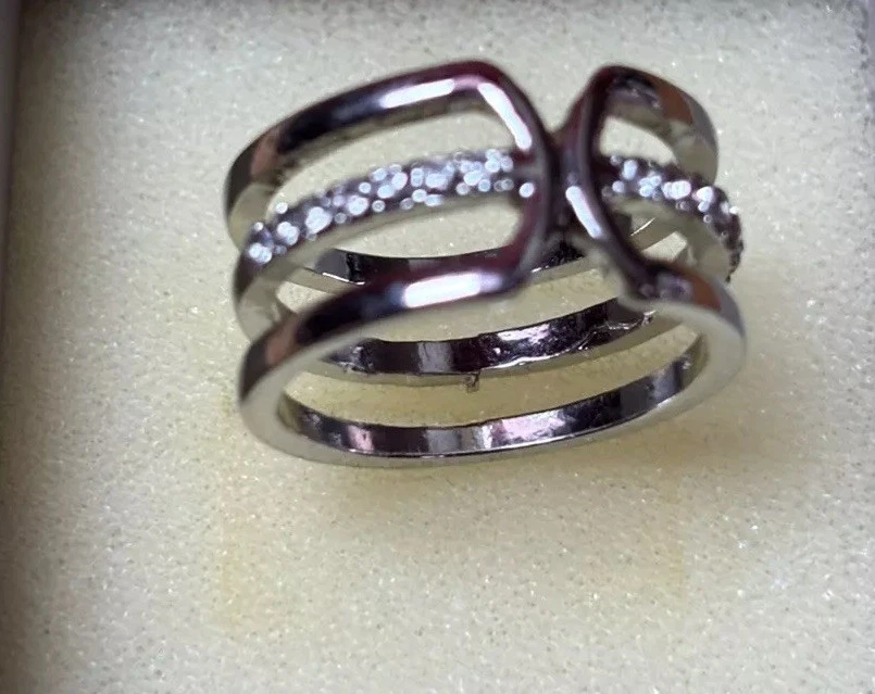 Ring - silberfarben - breit - 3 Ringe - mittig kleine Steine- Gr. 53 - NEU - NEU