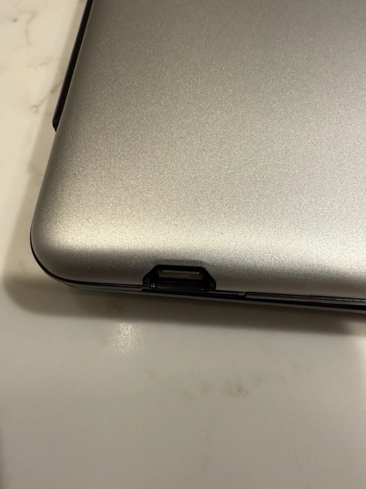 Funda con teclado Belkin QODE Ultimate para iPad (4ª y 3ª generación) y iPad 2 F5L149 Foto 3 de 4