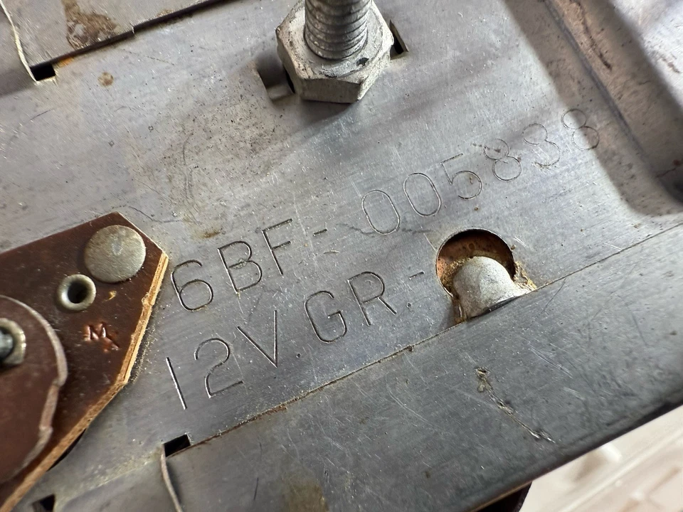 Ford Fairlane Crown Victoria 1956 radio AM tablero pulsador 6Bf Foto 2 de 4