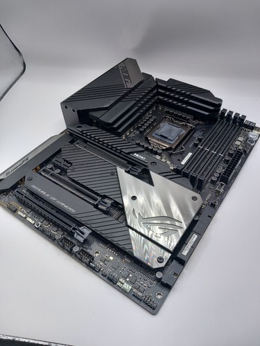 ASUS ROG MAXIMUS XIII HERO INTEL Z590 LGA1200 Support 11th Gen/10th Core CPU - Picture 2 of 6