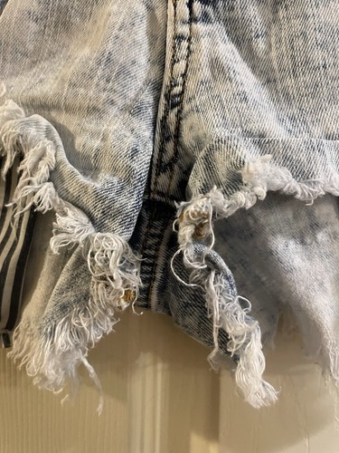 Women’s Almost Famous Cut Off Distressed Denim Shorts Sz 3 Striped Pockets Sexy - Picture 5 of 9