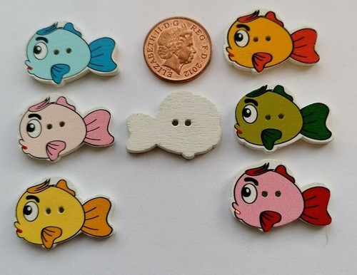 WOODEN FISH CRAFTS SEWING CARD MAKING SCRAPBOOKING BUTTONS - UK SELLER - BT016 - 第 1/1 張圖片