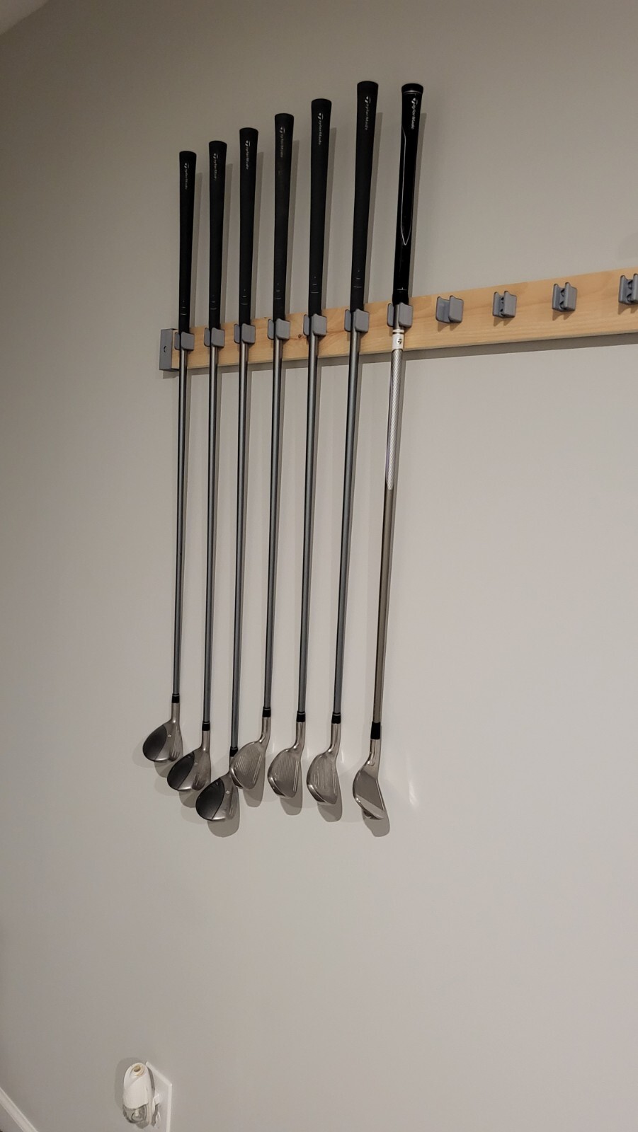 golf club wall holder 15 set. golf club Grip up wall display. golf wall
