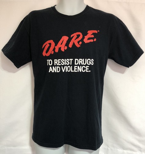 Vintage T-shirt DARE D.A.R.E To Resist 