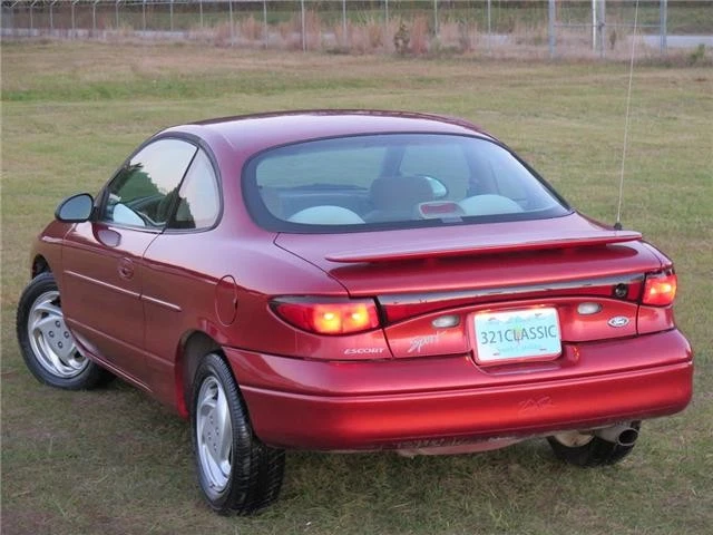 Ford Escort ZX2 1999 Foto 2 de 4