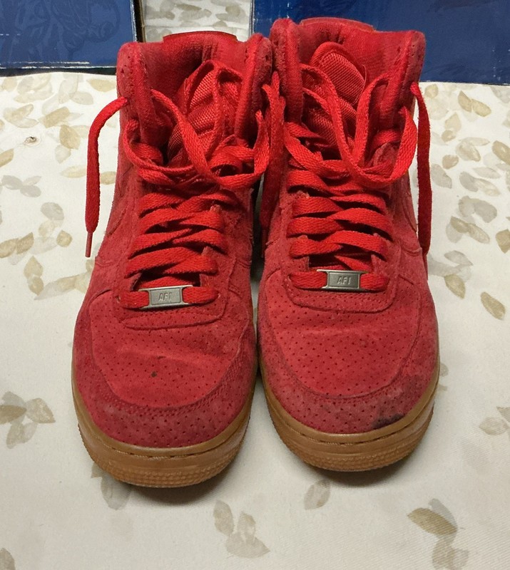 Nike Air Force 1 Hi Tops. Suede Team Red Gum.749266 601. Size 8.5. 08/28/15