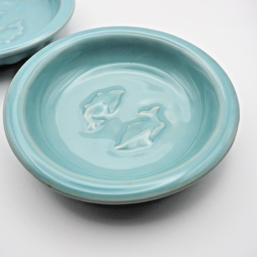 Juego de 2 platos de porcelana japonesa vintage diseño de pez platija azul pálido - Imagen 2 de 18