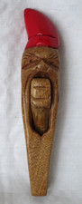 Casse noix bois sculpté , lutin au bonnet rouge