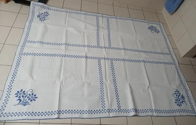 Vintage Tischdecke , weisse Baumwolle , blau bestickt. Kreuzstich. - Bild 1 von 3