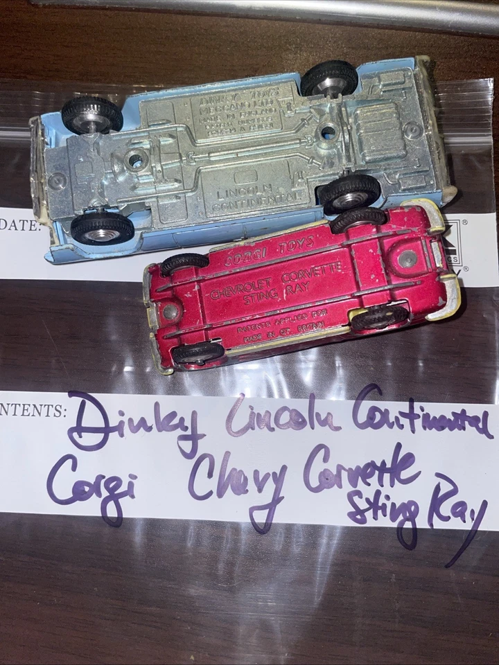 Dinky Toys Lincoln Continental y Corgi Chevrolet Corvette Sting Ray Foto 2 de 4