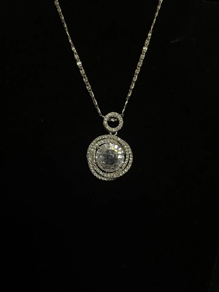 Jewelry Set Necklace Earrings Silver-Tone Clear Stones New - Image 3 of 4