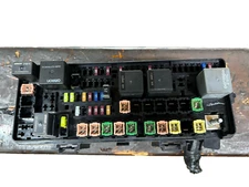 18 DODGE CHALLENGER Engine Fuse Box Rwd 3.6l Halogen Headlamps (opt Lmb)