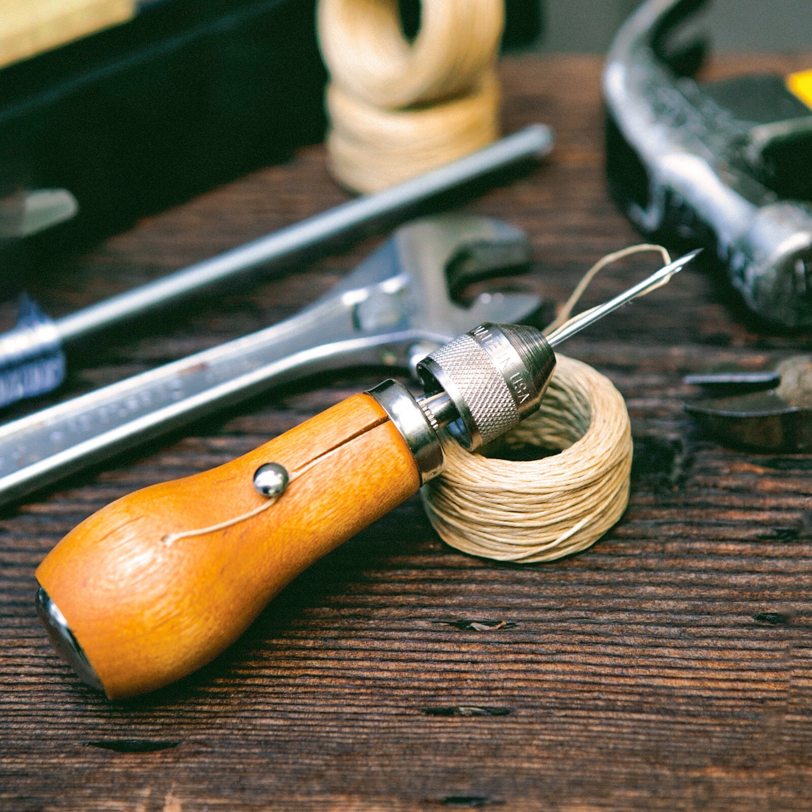 Speedy Stitcher Sewing Awl Multi- Bobbin includes 3 Threads Black White Natural 