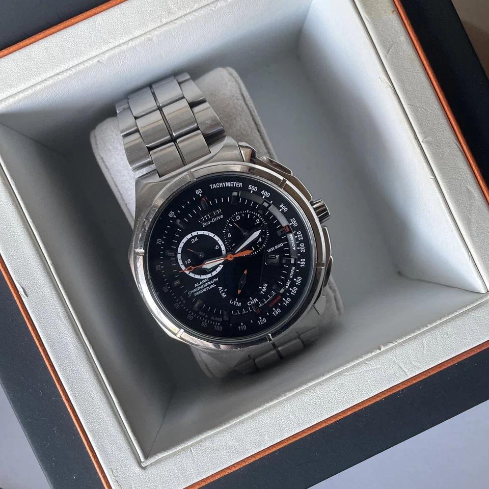 Reloj cronógrafo Citizen Eco-Drive para hombre Foto 2 de 4