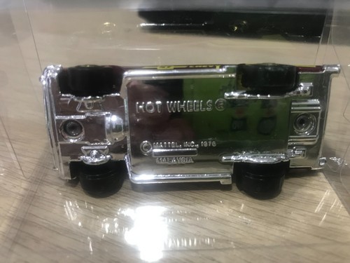 Hot Wheels Vintage 57 Chevy Set - Picture 17 of 35