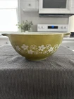 Pyrex 1 1/2 Quart  Daisy Green Spring Blossom Casserole No Lid