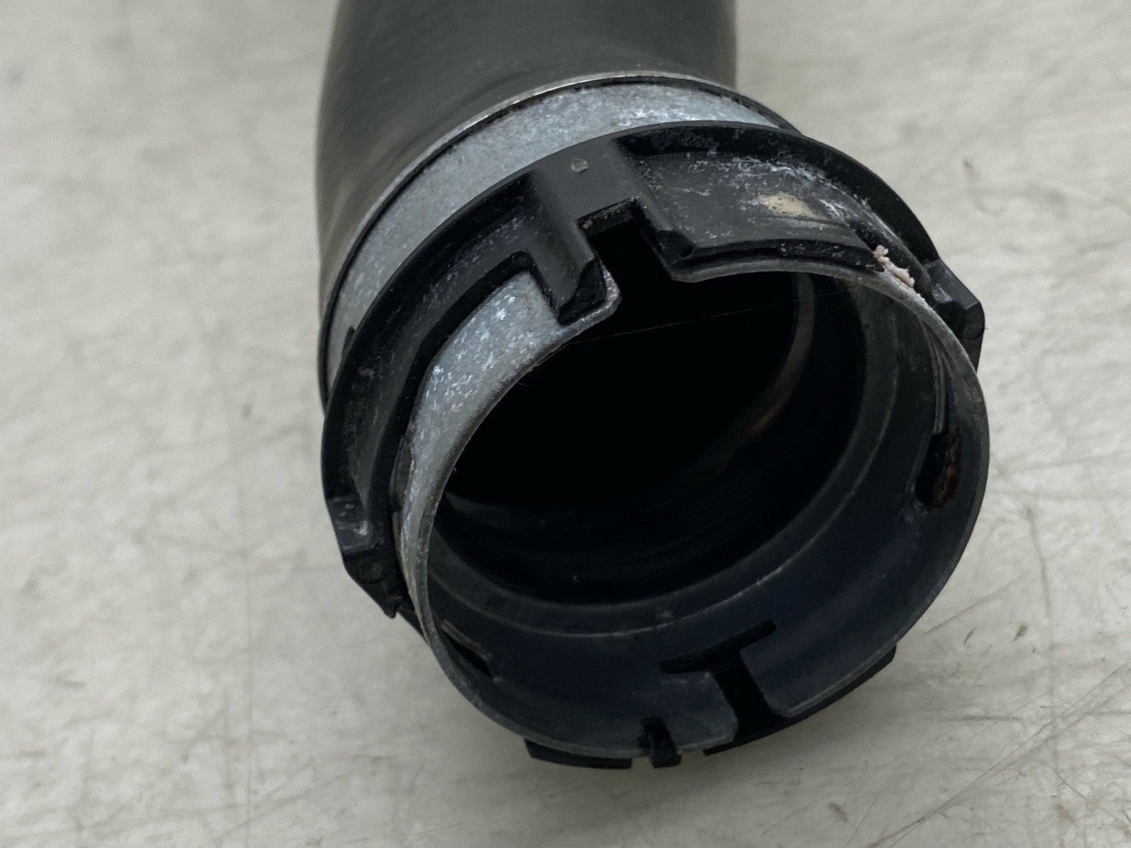 2020-2025 ASTON MARTIN DBX OEM 4.0L V8 COOLANT OUTLET & TOP HOSE MY83-8333-AA