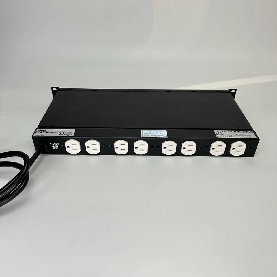 Tira de alimentación de montaje en rack Middle Atlantic PD-915R 9 salidas 15A PDU - Usada Foto 3 de 4