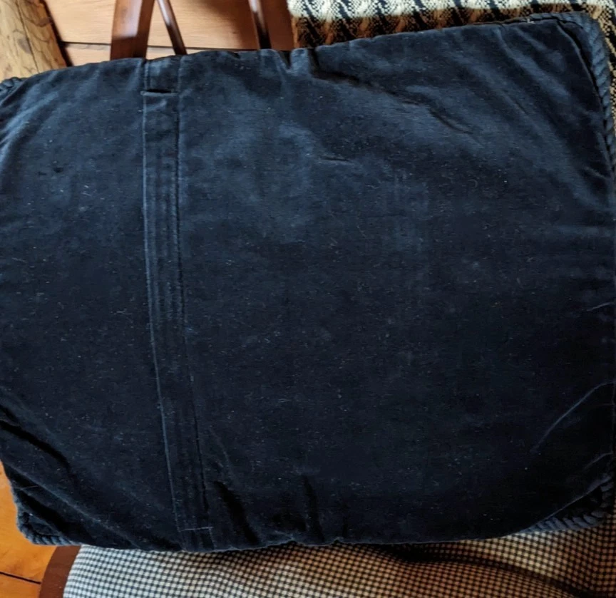 Peking Handicraft Wool Hook Pillow Cover Cat Nap Inn 16" x 20" Velvet Back Zip - Image 3 of 4