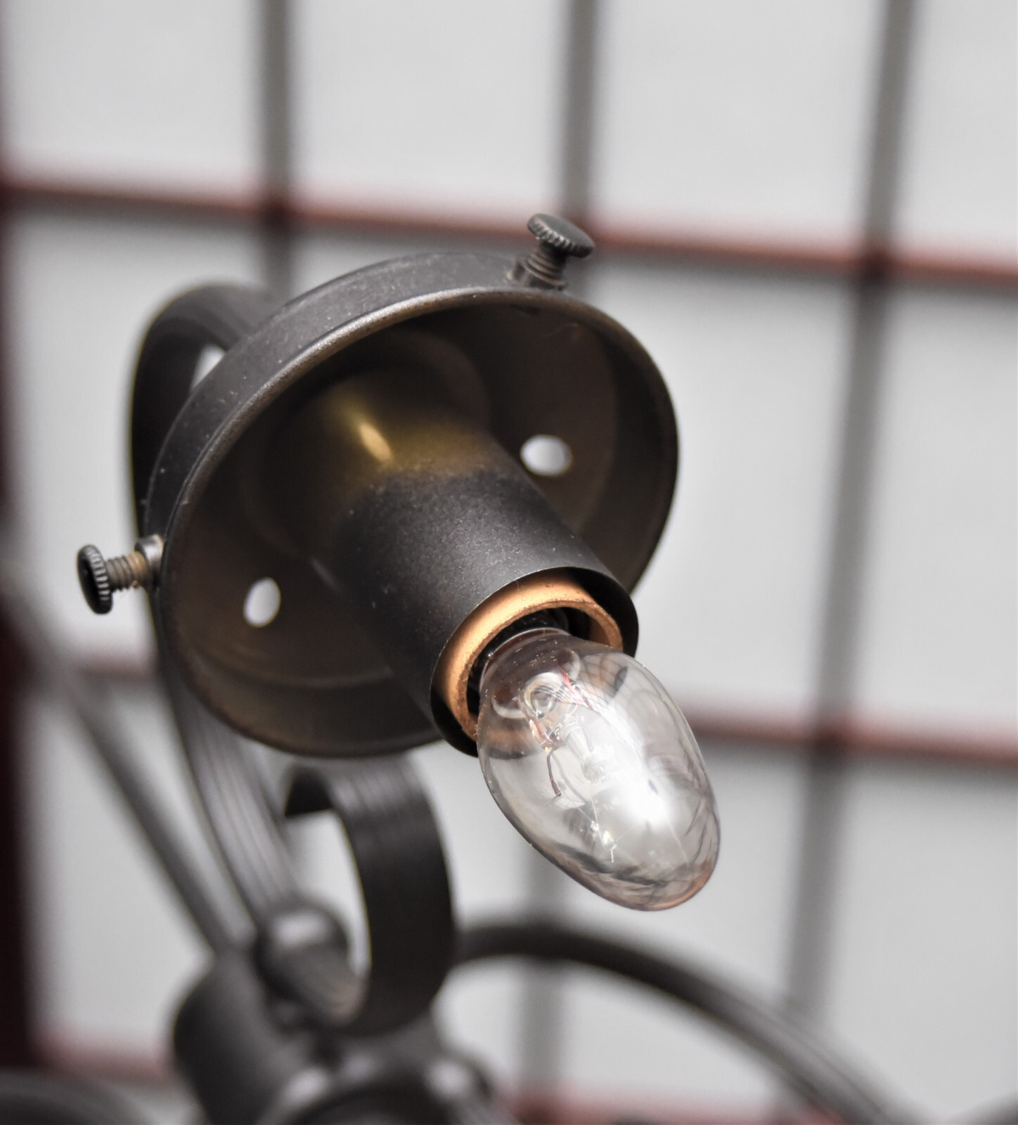 VINTAGE NEWELL POST 3 LIGHT TABLE LAMP TORTOISE ART GLASS SHADES 31