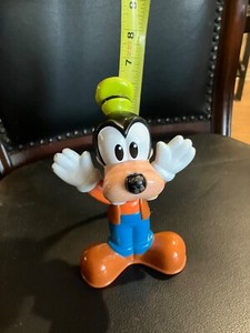 2011 Matell Disney Goofy 6.5" Plastic Talking Toy