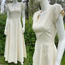 Elegant Vintage 1940  s Quilted Cream Wedding Dress, Small