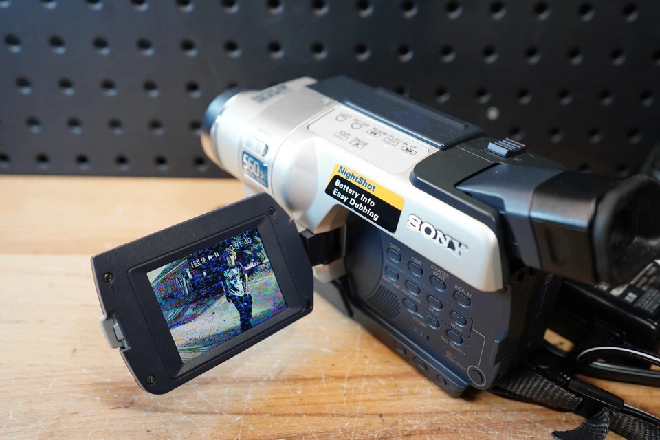 (M) Videocámara Sony Handycam CCD-TRV118 8mm Hi8 PROBADA con transferencia de video de captura nocturna Foto 3 de 4