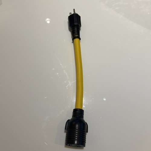 ONETAK NEMA 6-20P a L6-30R 240V 20A / Enchufe macho de 3 clavijas para bloqueo giratorio / 1 pie - Imagen 1 de 11