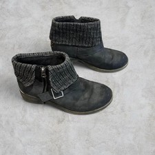 Foldover grey boots with buckle