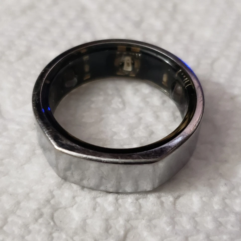 Monitor Oura Ring Gen 3 plateado talla 12 rastreador de salud sueño fitness  Foto 4 de 4