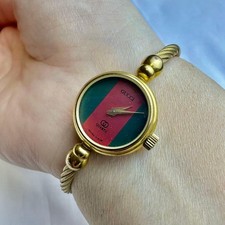 Gucci 2047 Gold Wristwatch Working Battery Included Used, Damaged Chain From Jap