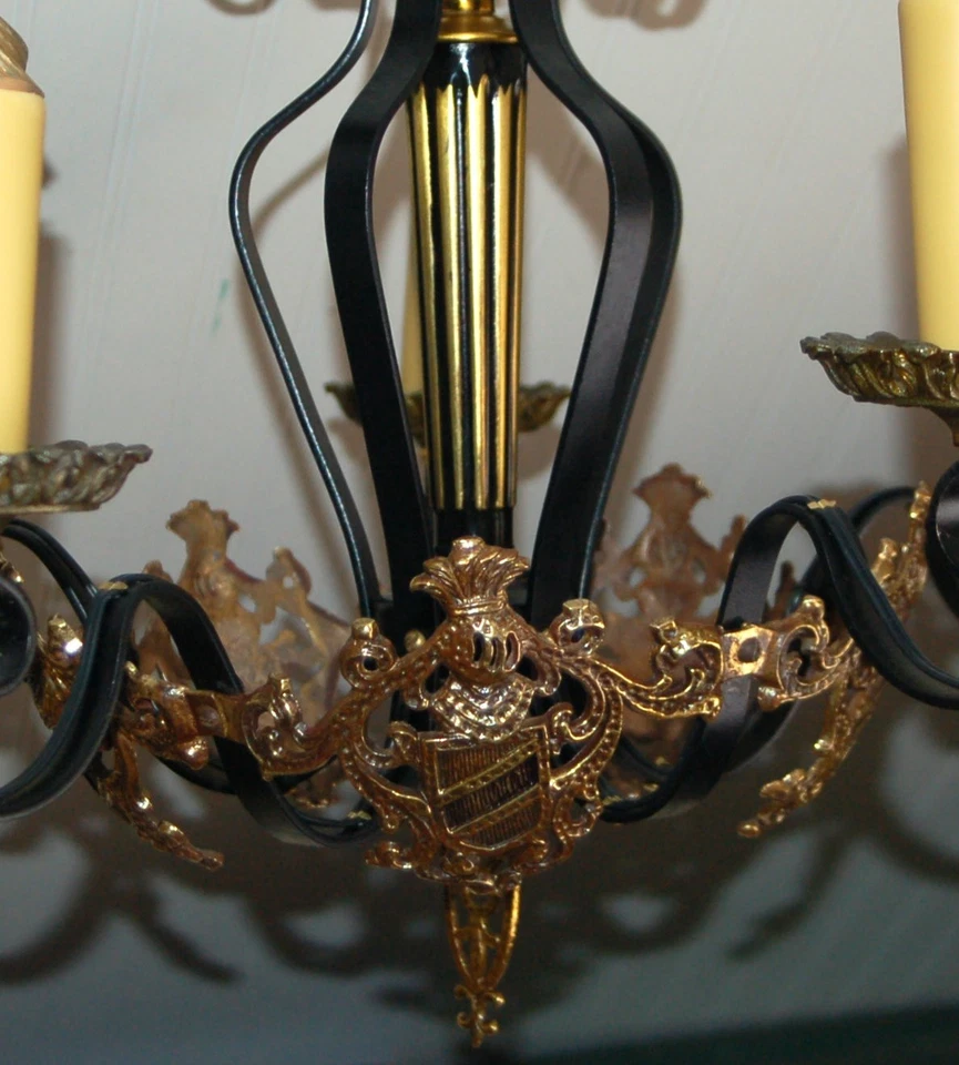 CANDELABRO DE HIERRO FORJADO DE LATÓN Gótico Tudor Abrigo de Brazo Flor de Lis Francés Negro Foto 2 de 4