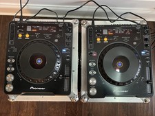 Pioneer CDJ-1000 Pair w/ Road Ready Flight Cases   Tested  Working