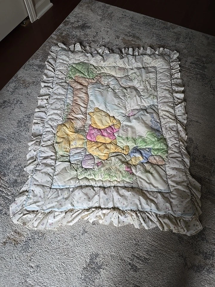 Vintage Disney Classic WINNIE THE POOH Red Calliope Crib Bedding Nursery 90s
Opens in a new window o