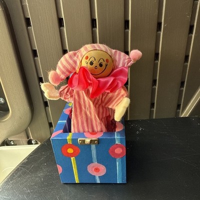 JACK IN THE BOX COMPANY englisches handgefertigtes Holzspielzeug Narr Vintage rosa Box