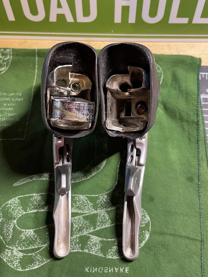 Vintage Shimano Dura Ace 2x8 Sp Shifter & Brake Lever Combo with Hoods - Image 4 of 4