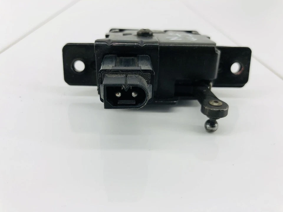 96-02 BMW Z3 MALETERO TRASERO CUBIERTA TAPA BLOQUEO PESTILLO ACTUADOR OEM Foto 2 de 4
