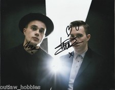Slaves Music UK Punk Band Autographed Signed 8x10 Photo COA 