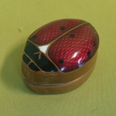 Antike Schmuckdose Pillendose Art Deco Marienkäfer Messing emailliert