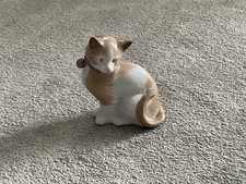 Nao by Lladro, Cat With Bell Collar