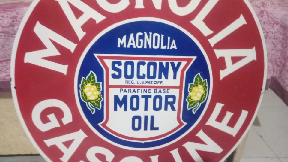 Magnolia Motor oil Rare Porcelain Heavy Metal 30 inches Single Side - Image 3 of 4