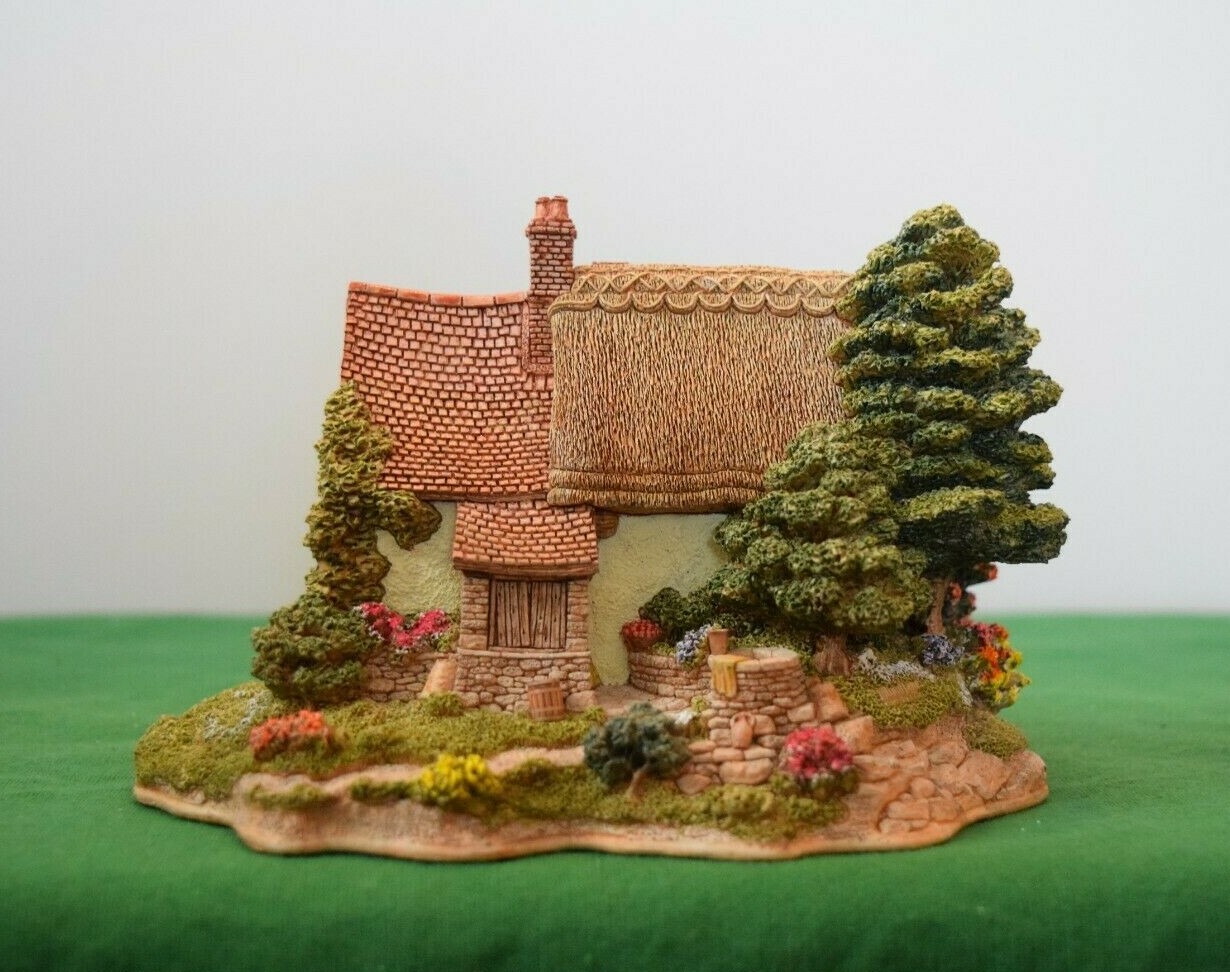 Lilliput Lane Cottages "Summer Days" L2059 Mint in its original box