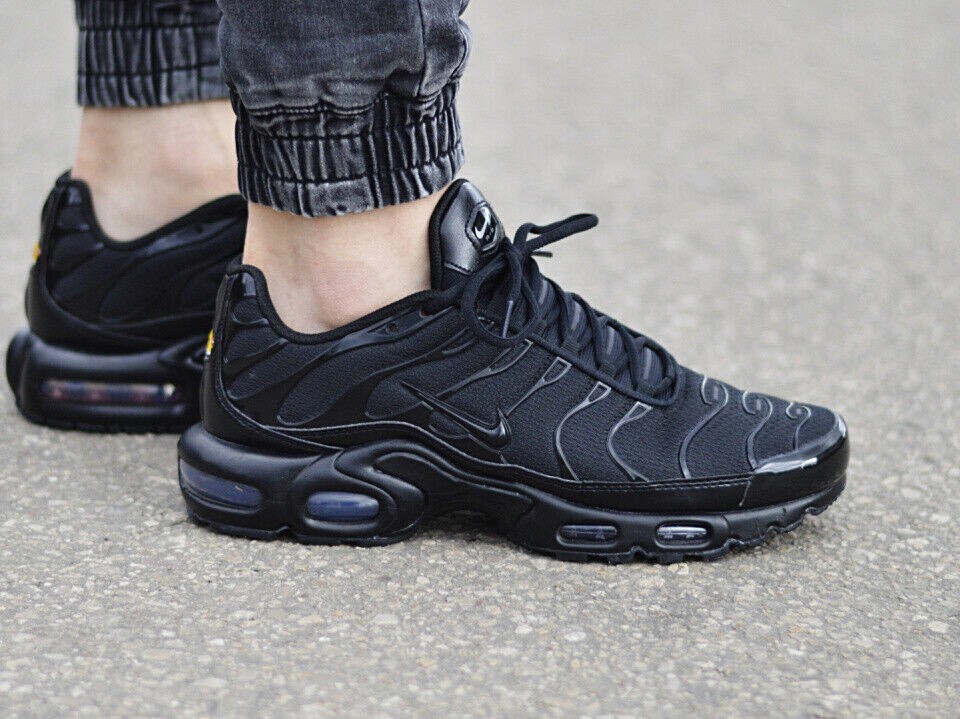 Nike Air Max Plus TN Tuned Air Classic Triple Black Limited Size