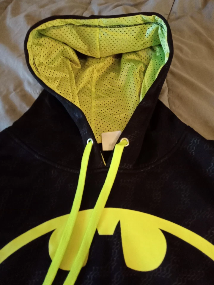 Pulôver feminino Batman leve com capuz preto e verde florescente tamanho grande - Imagem 3 de 4