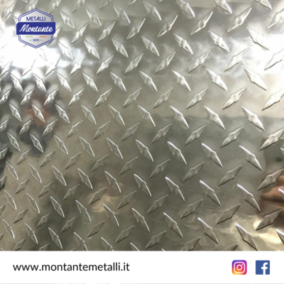 Rifugio In Lamiera Ondulata Immagini E Fotografie Stock Ad Alta - Foto 7